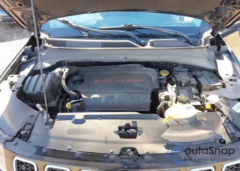 2018 Jeep Compass Latitude 4X4 from USA, damaged, VIN 3C4NJDBB0JT482241